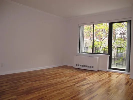Rented by Metropolis Real Estate of Manhattan | media 11
