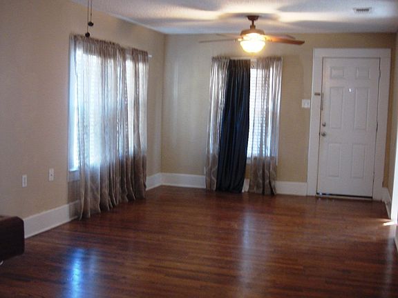 2nd image of 2324 Guadalupe St