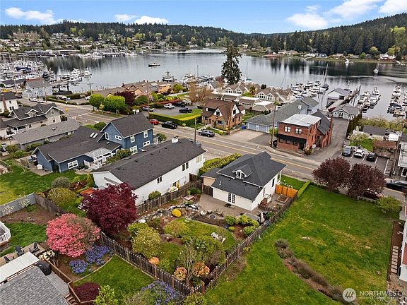 2nd image of 3422 Harborview Drive