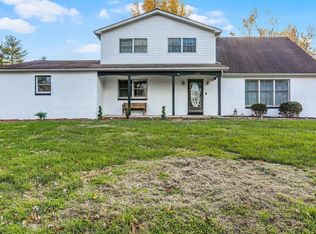 2340 Hickory Hill Ln, Highland, IL 62249