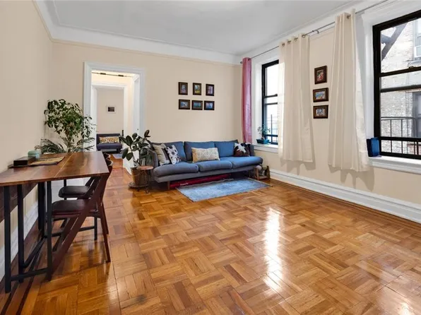 2234 Ocean Avenue image 2 of 23