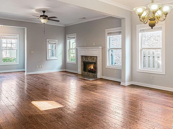 4th image of 2121 Chalybe Dr