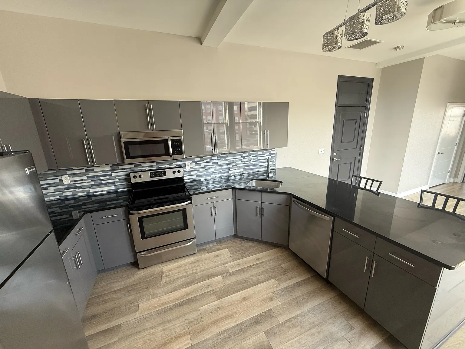1 bed, 600 sqft, $1,400 — Photo 3