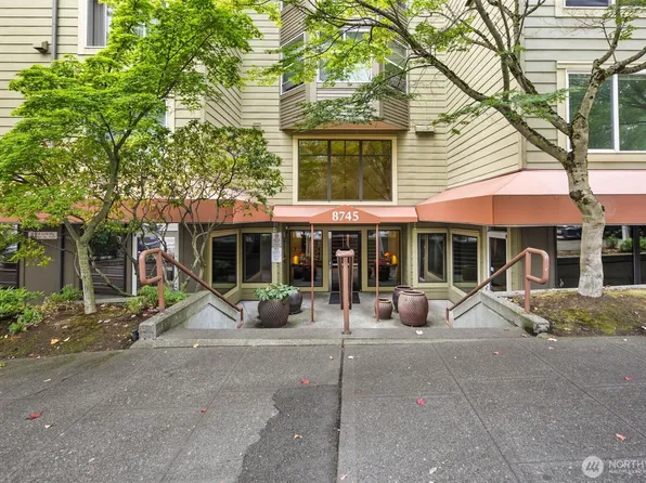 8745 Greenwood Avenue N #207, Seattle, WA 98103