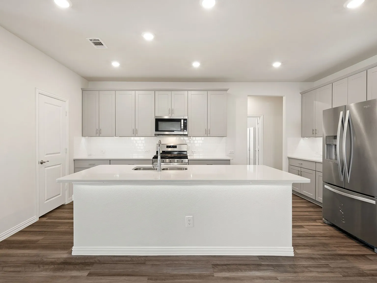 4 bed, 3.5 bath, 3111 sqft, $2,650 — Photo 3