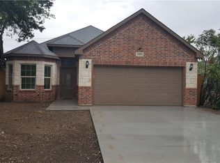 209 E Fogg St, Fort Worth, TX 76110