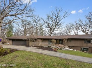 40W050 Oak Ridge Rd, St Charles, IL 60175