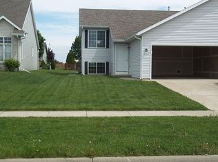 2902 N Wright Rd, Janesville, WI 53546