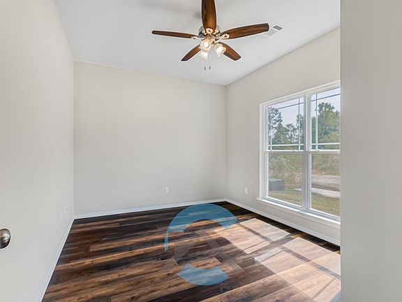5th image of 3560 Village Walk Dr