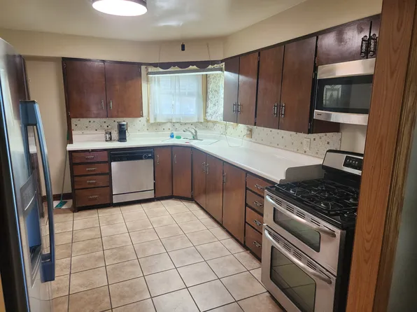 3981 Ridge Pkwy, Erie, PA 16510