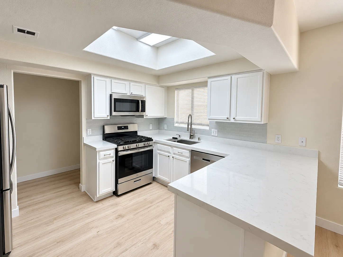 2 bed, 1108 sqft, $1,675 — Photo 2