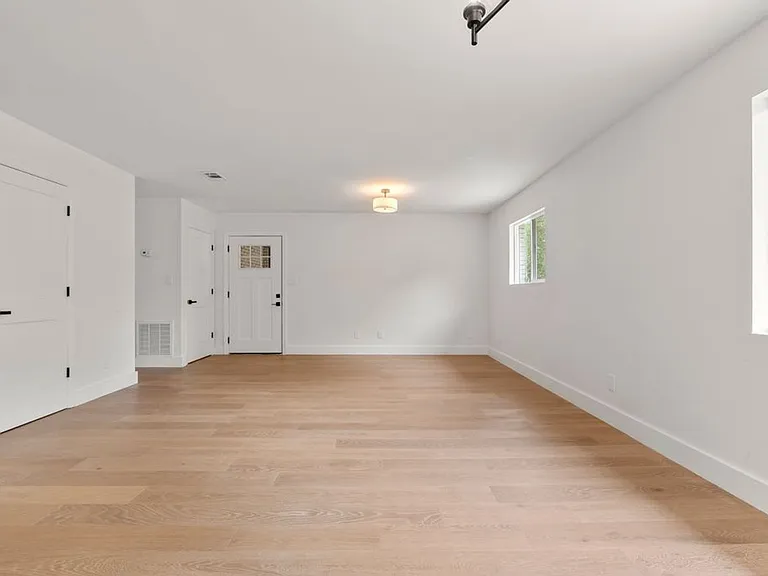 Landis Grove - 1360 — Photo 55