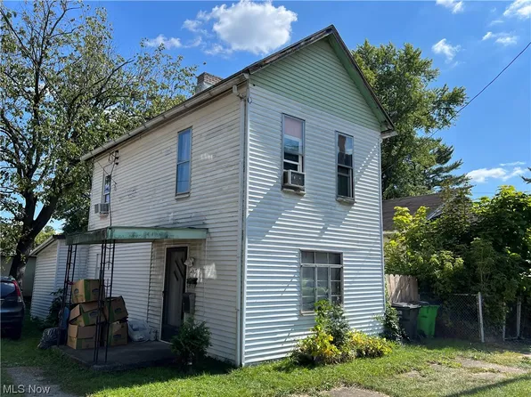 217 McConnell St, Uhrichsville, OH 44683
