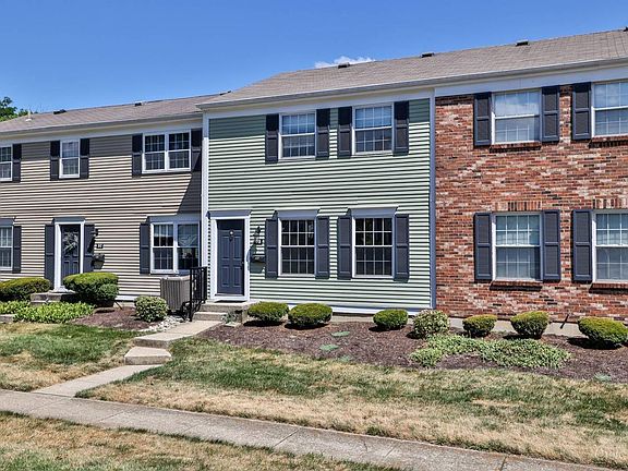3rd image of 98 Applewood Dr