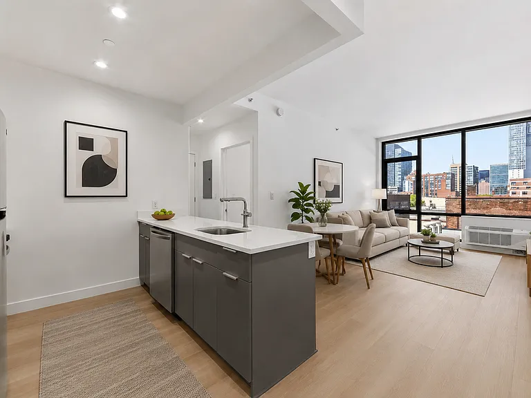 46-06 11th St #5B — Photo 1