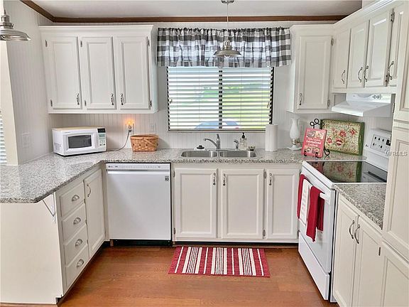 4th image of 2742 Lake Grassmere Cir