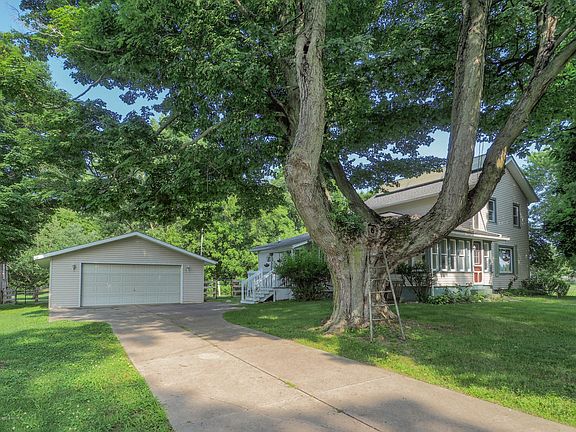 10497 4 Mile Rd-103