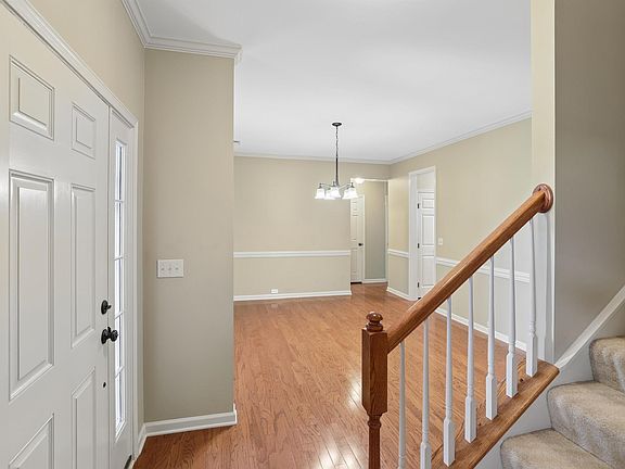 3rd image of 159 Castleton Cir
