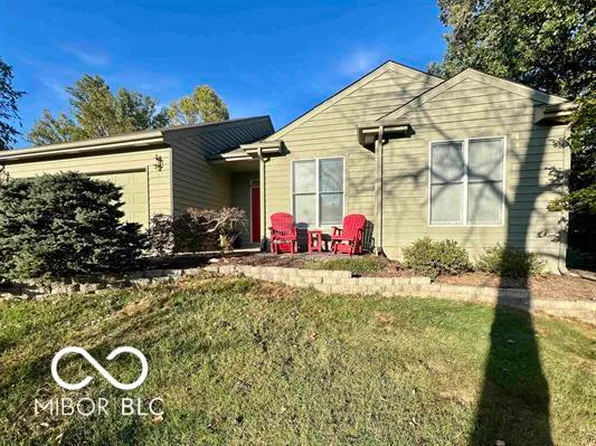 9419 S Harbour Pointe Dr, Bloomington, IN 47401