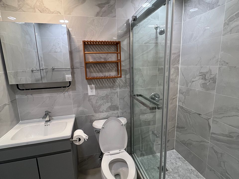 1st image of 78 Dongan Ave #3