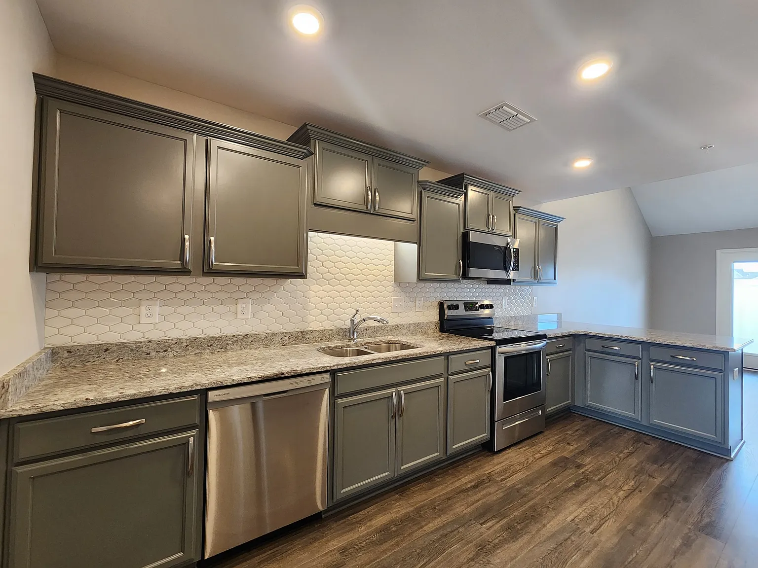 431 Tristan Way - 1 — Photo 4