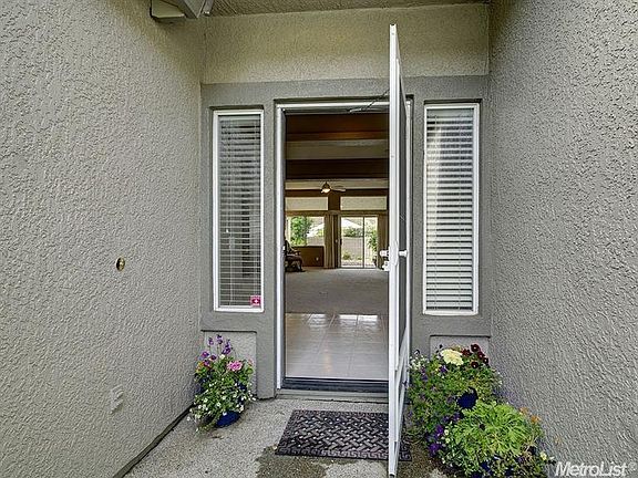 3rd image of 679 Diamond Glen Cir