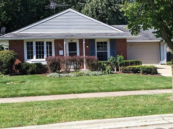 854 Sunrise Pl, Roselle, IL 60172