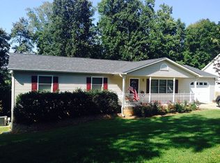 818 Seven Oaks Dr, Mt Carmel, TN 37645