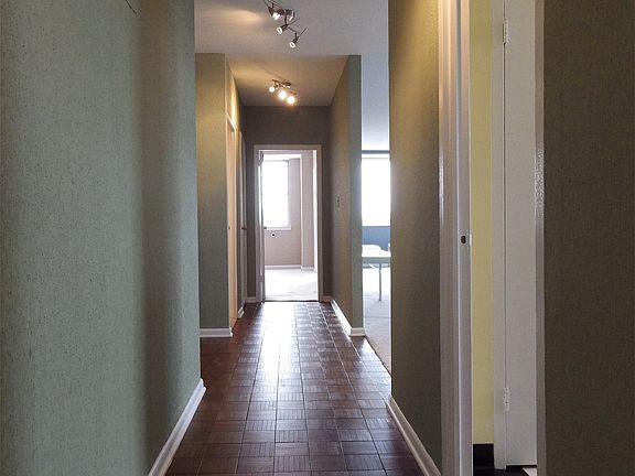 3rd image of 1620 E Broad St APT 808