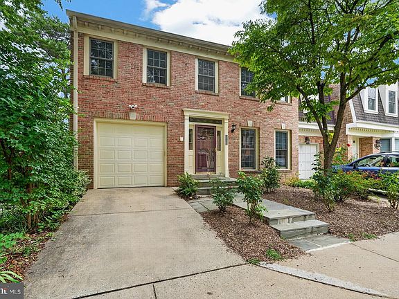 2nd image of 10139 Crestberry Pl