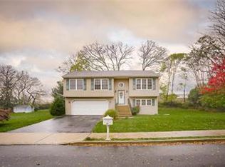 939 W Livingston St, Whitehall, PA 18052