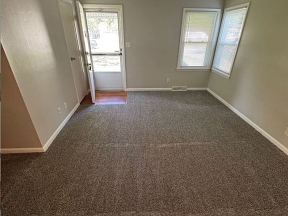 3rd image of 1605 N Dodgion Ave