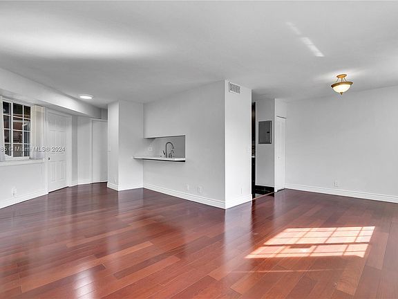 3rd image of 465 SW 86th Ave APT 205