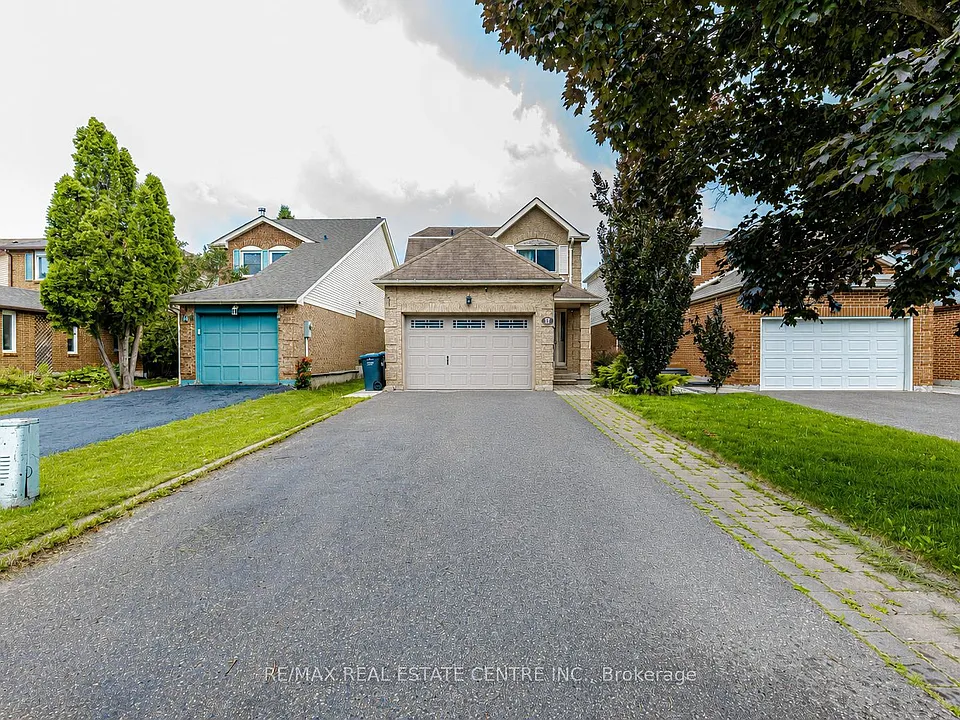 17 Scotia Dr #2