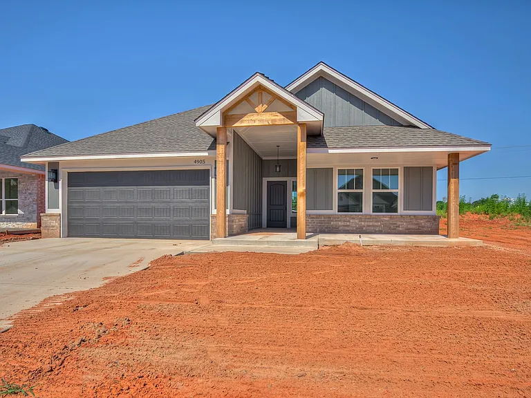 4905 Misty Wood Ln — Photo 2