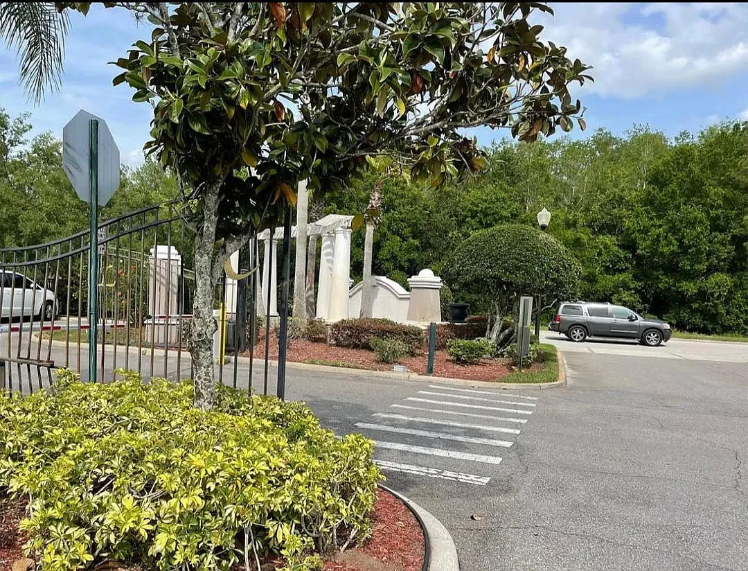 1 bed, 856 sqft, $1,380 — Photo 3
