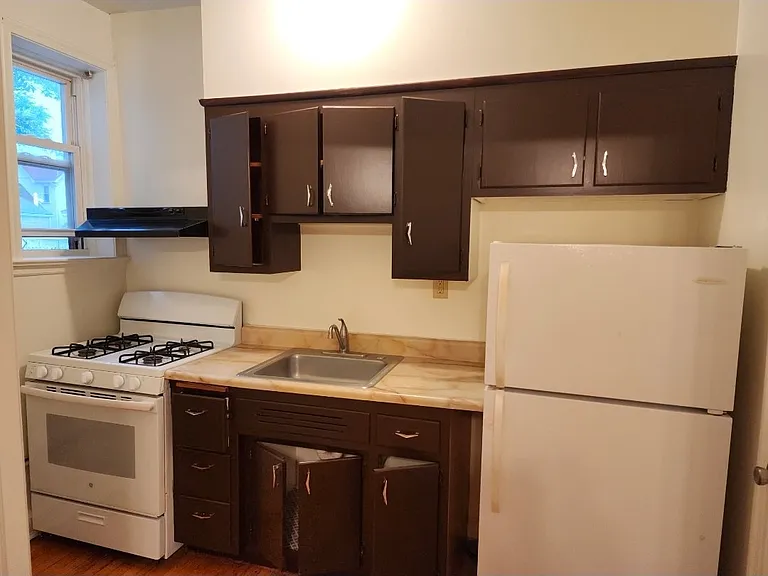 382-386 Highland Ave #105 — Photo 3