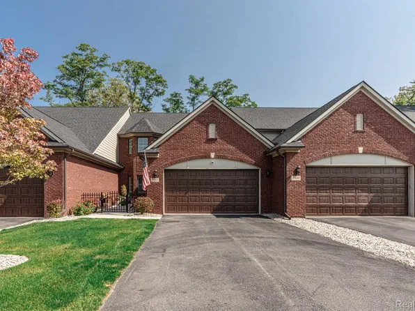 3553 Bay Harbor Dr, Brighton, MI 48114