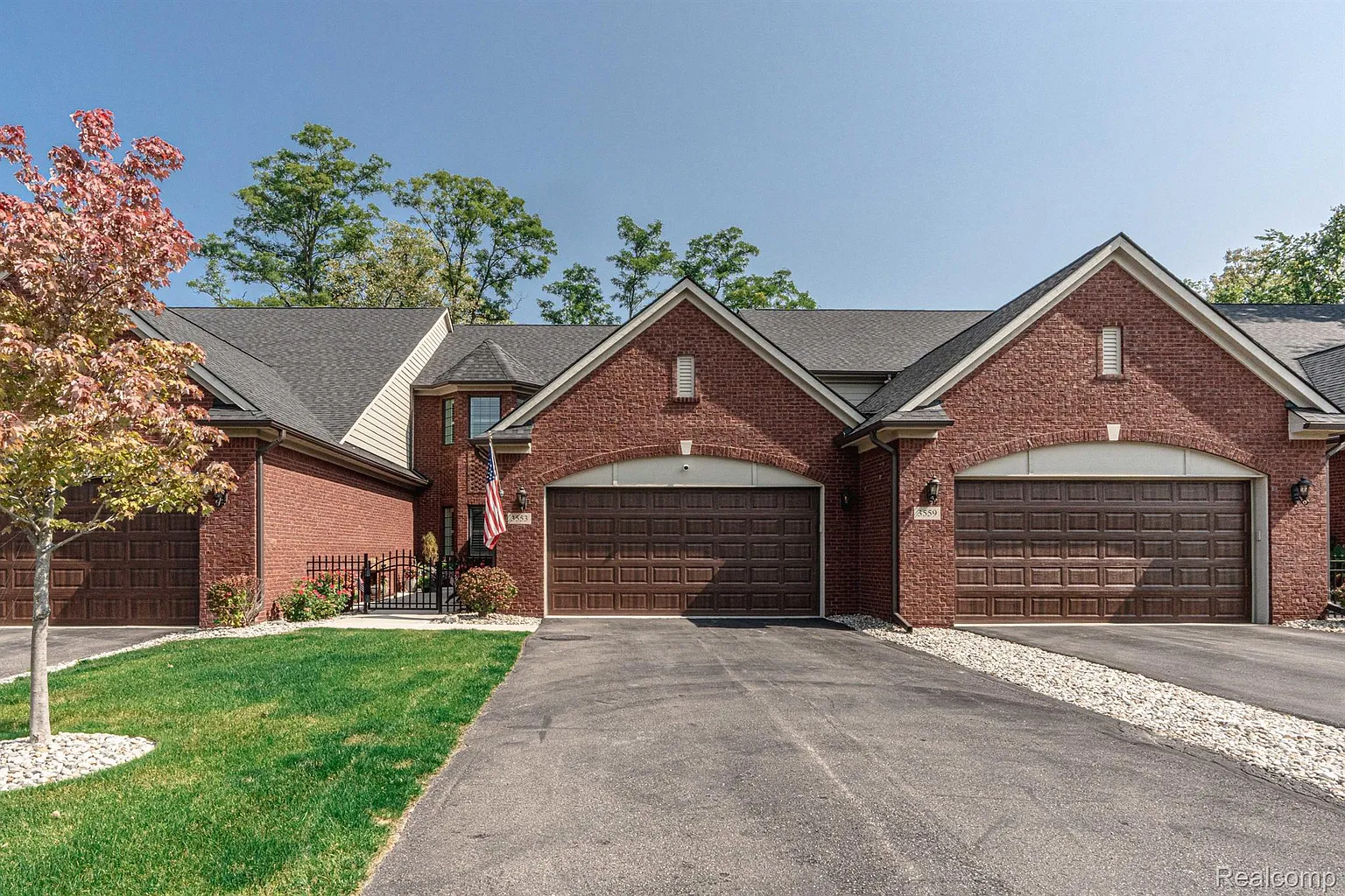 3553 Bay Harbor Dr photo 1