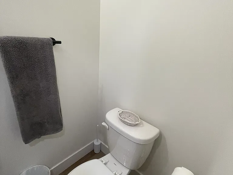 2233 Jefferson Ave #3 — Photo 20