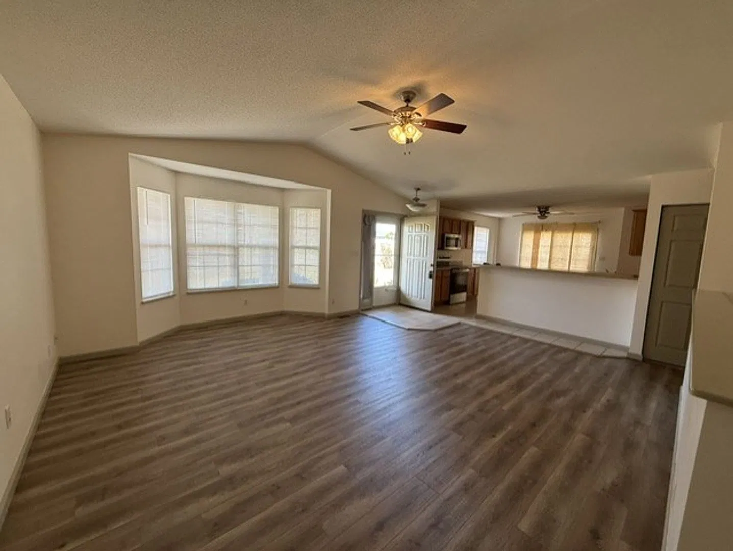 Spacious Home in Highland! — Photo 4
