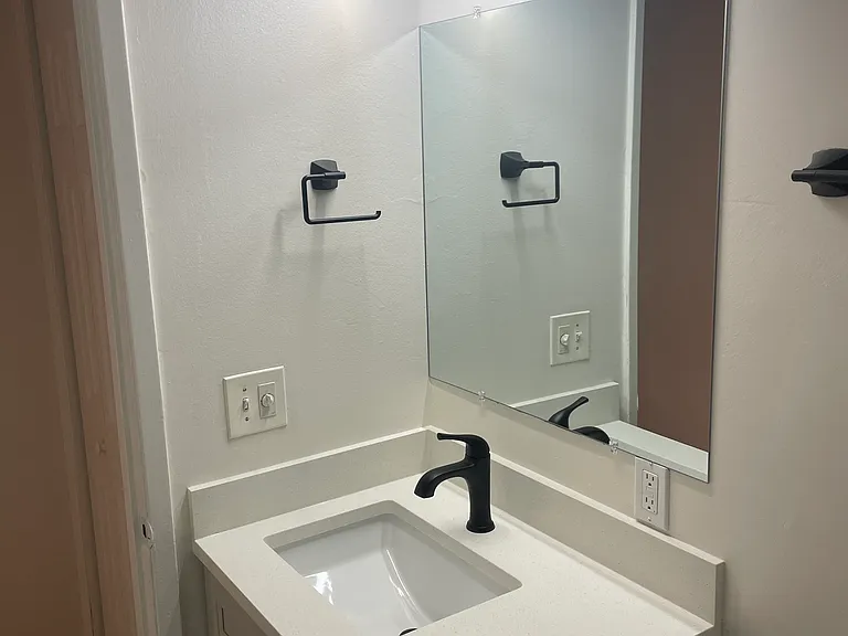 1401 W Bertona St #4 — Photo 8