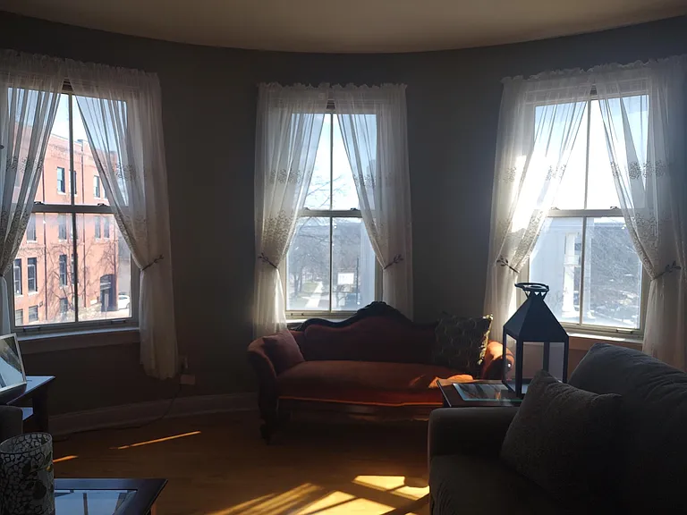 40 College St — Photo 16