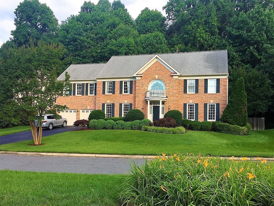 1st image of 8502 Oak Chase Cir