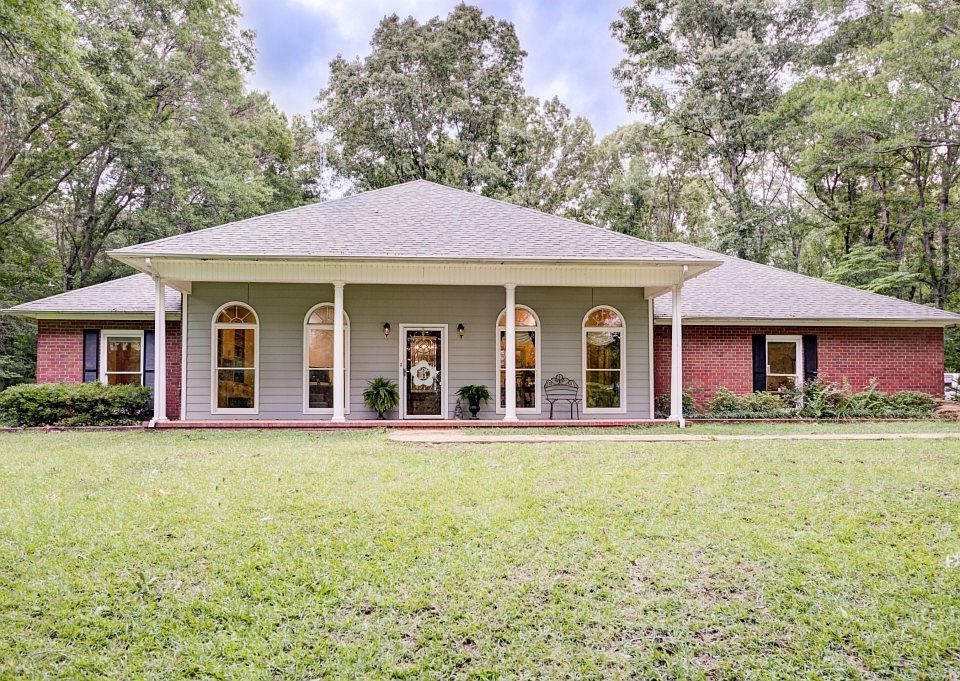 1st image of 104 Lake Blvd