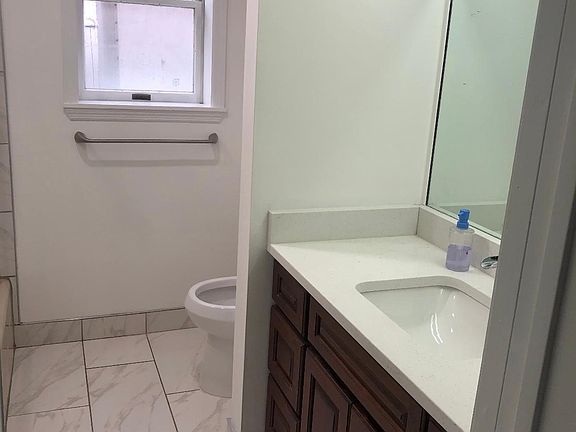 2nd image of 395 Gramatan Ave