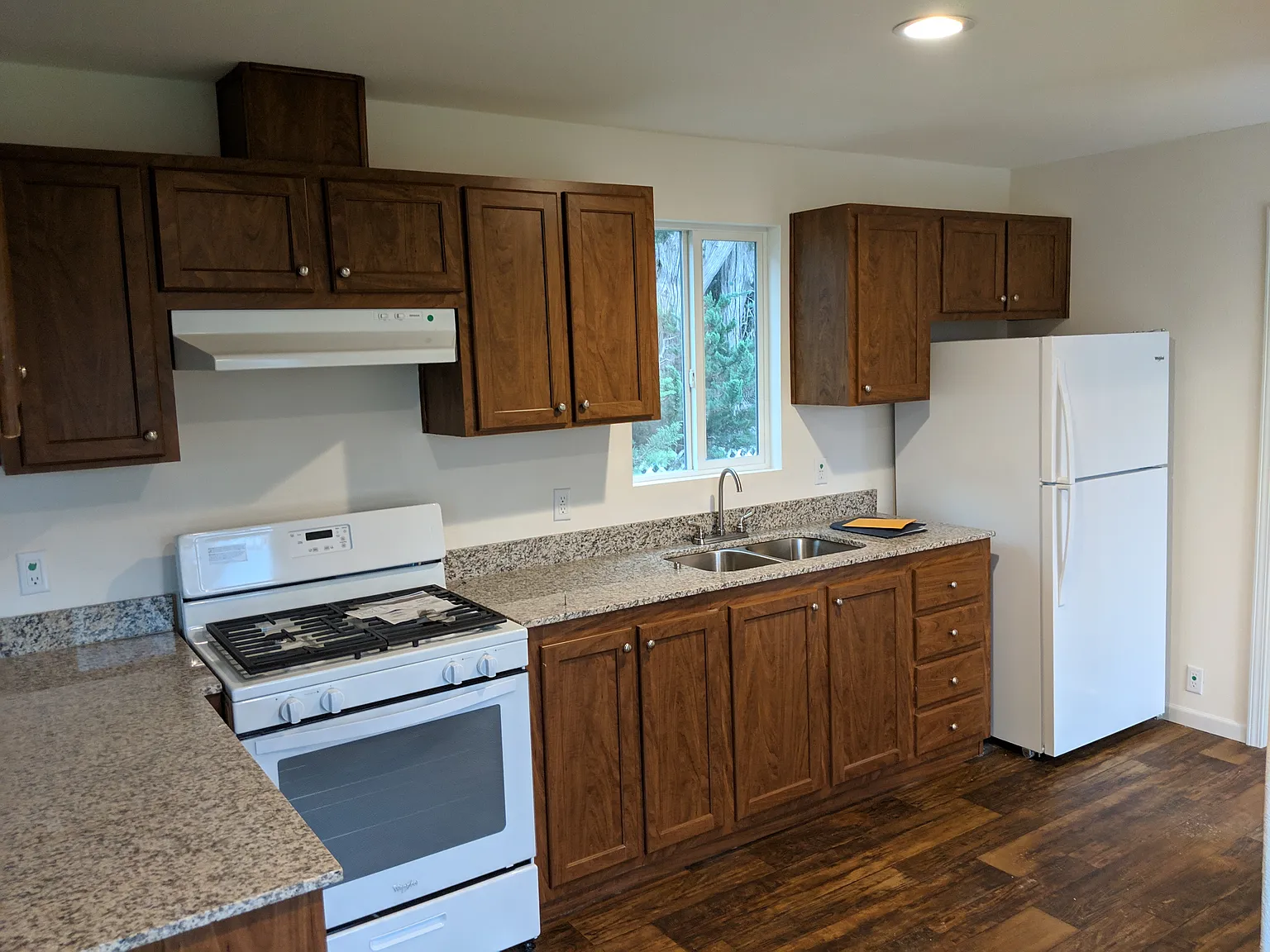 2 bed, 980 sqft, $3,000 — Photo 3