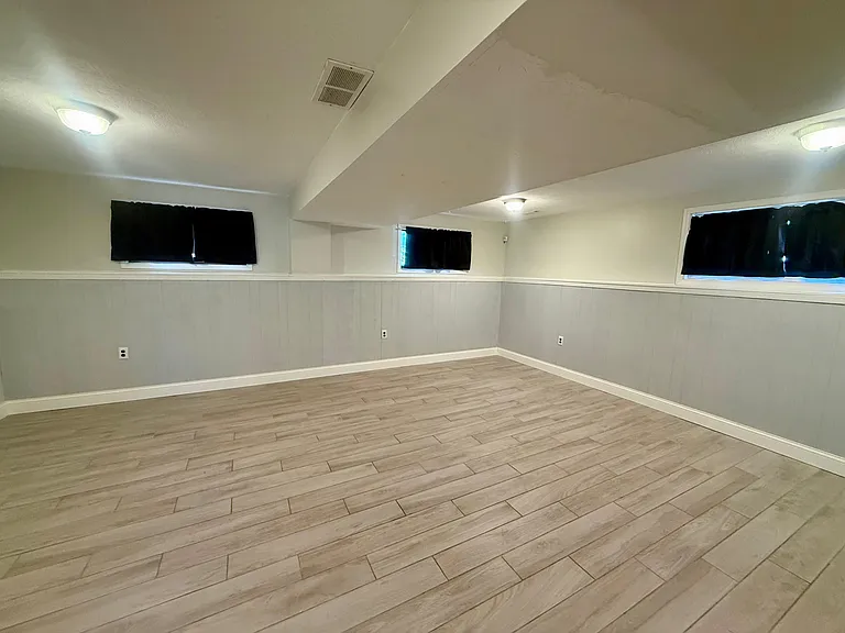 24051 Russell Ave — Photo 20