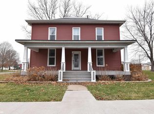 222 S Cooper St, Stronghurst, IL 61480