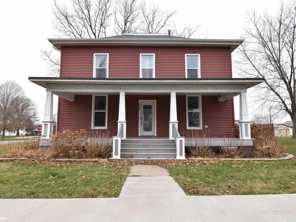 222 S Cooper St, Stronghurst, IL 61480